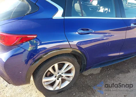 2017 Infiniti Qx30 z USA, uszkodzony, nr VIN SJKCH5CP9HA033058